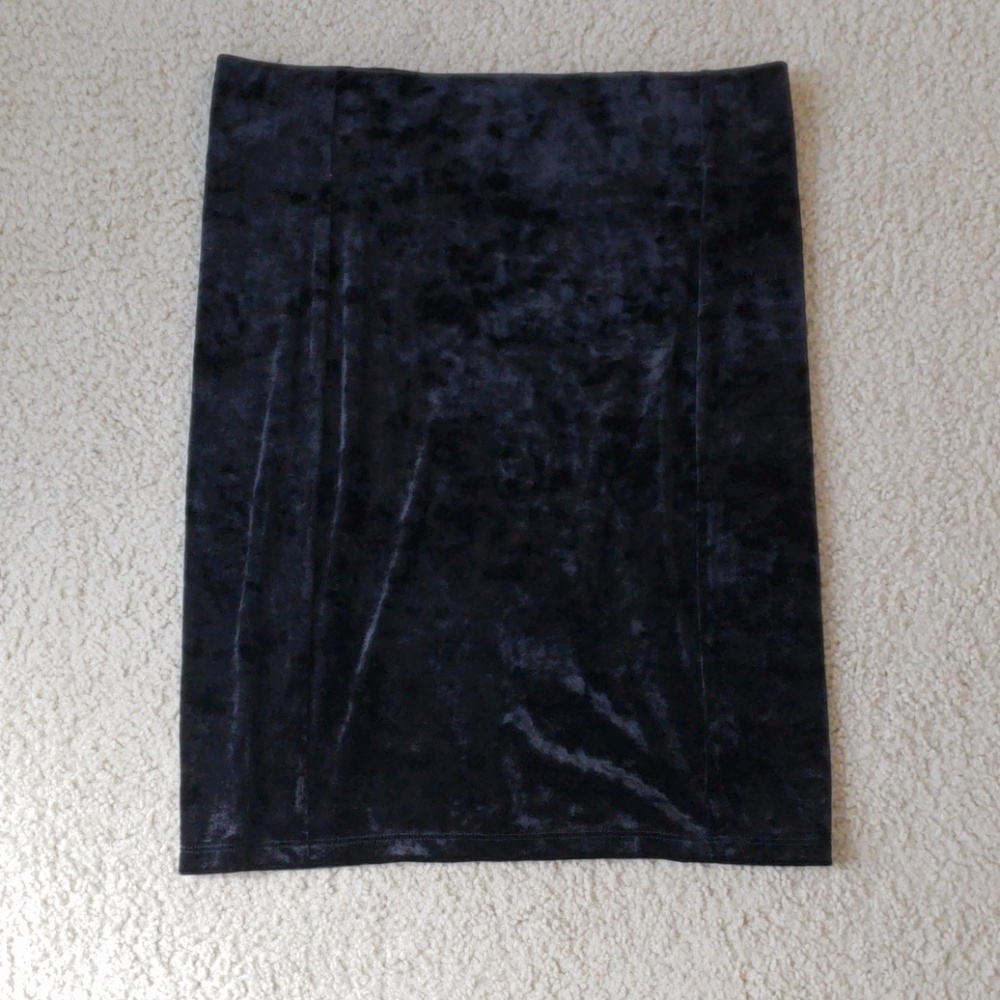 Forever 21Black Crushed Velvet Pencil Skirt